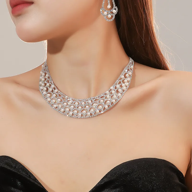 The Moonlit Pearl Collar