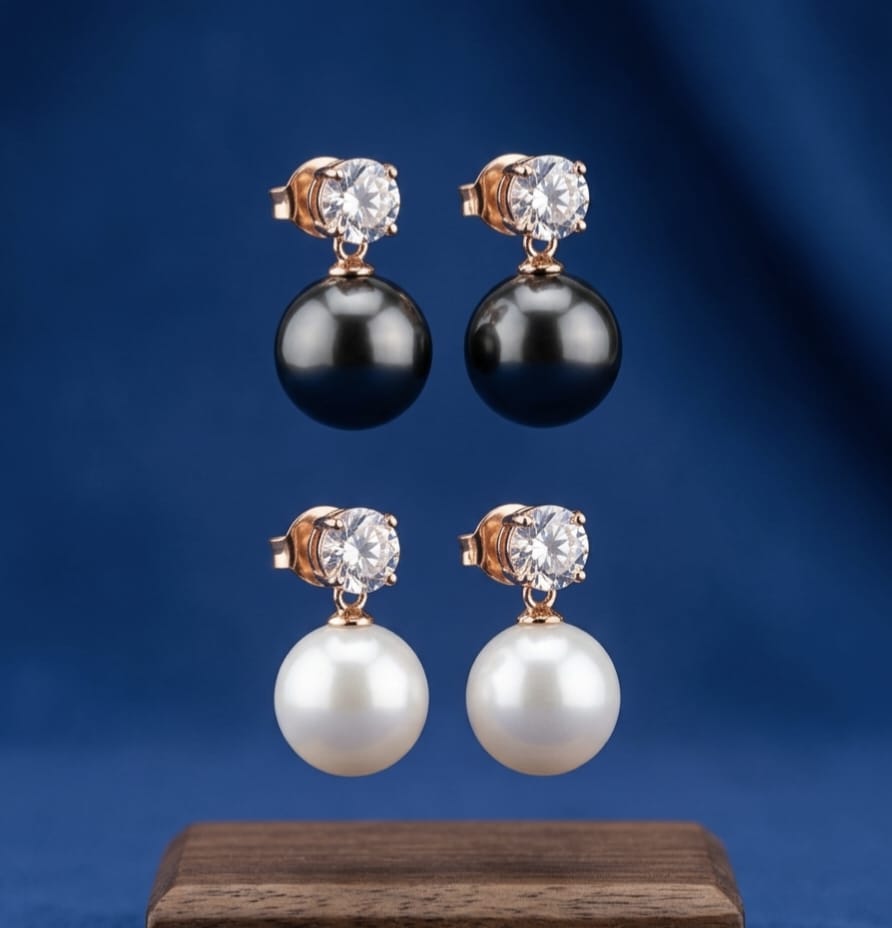 Lumina Pearl Studs (2pcs)