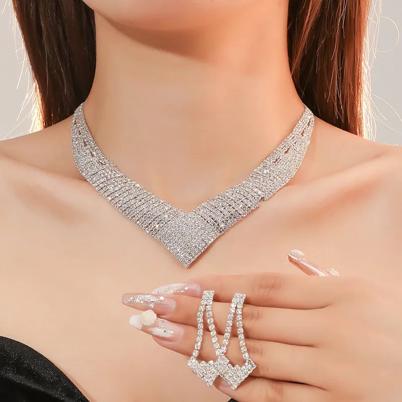 The Silver Sovereign Collar