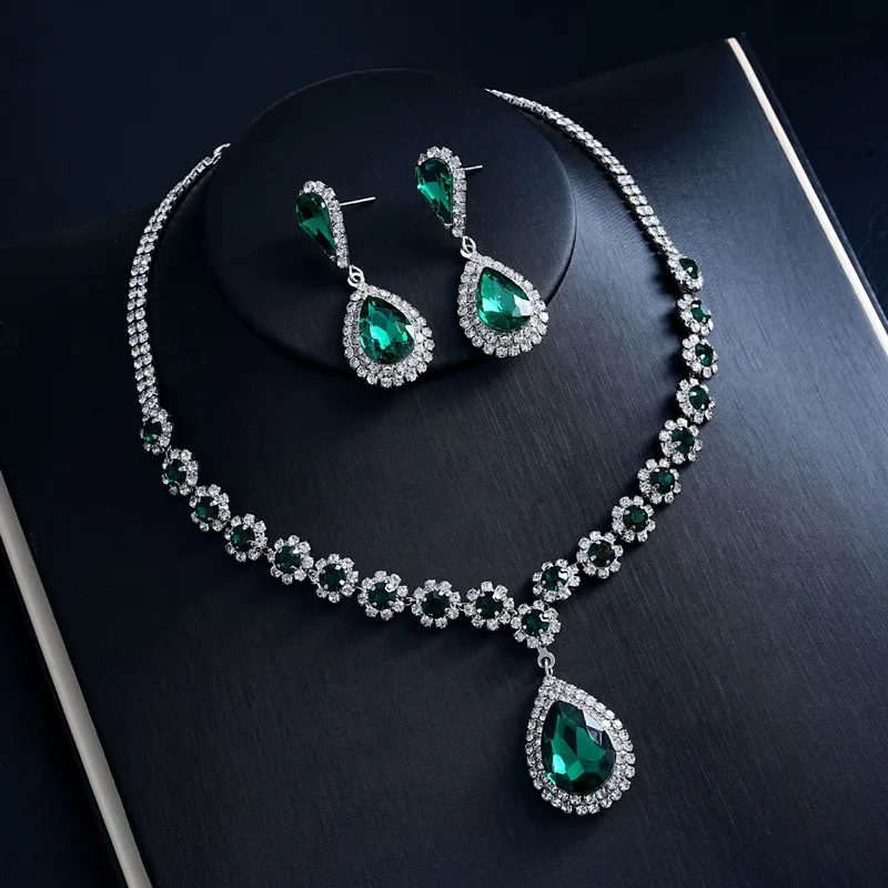 The Pure Devotion Set - Emerald Green Jewellery Set with Pendant & Matching Earrings - Trendymus