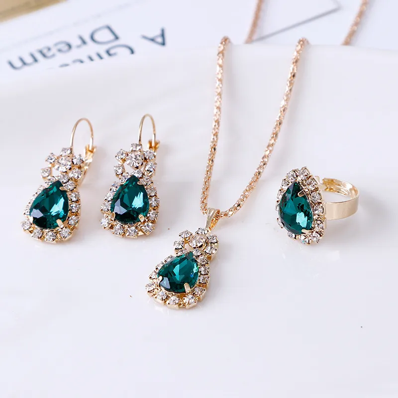 Enchanting Emerald Green Teardrop Jewelry Set – Emerald Green Teardrop Jewelry Set, Emerald Heart Jewelry Set & Emerald Green Crystal Necklace for Women - Trendymus