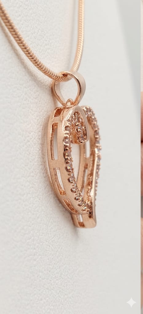 The Whispering Love Necklace - Rose Gold Heart Pendant Necklace for Women - Trendymus